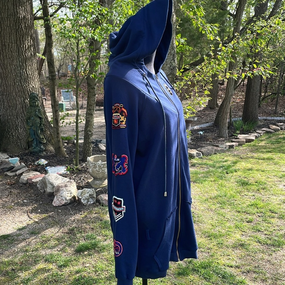 Hemant & Nandita Navy Hoodie in size Wonens S